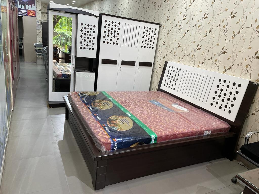 STREGA BEDROOM SET